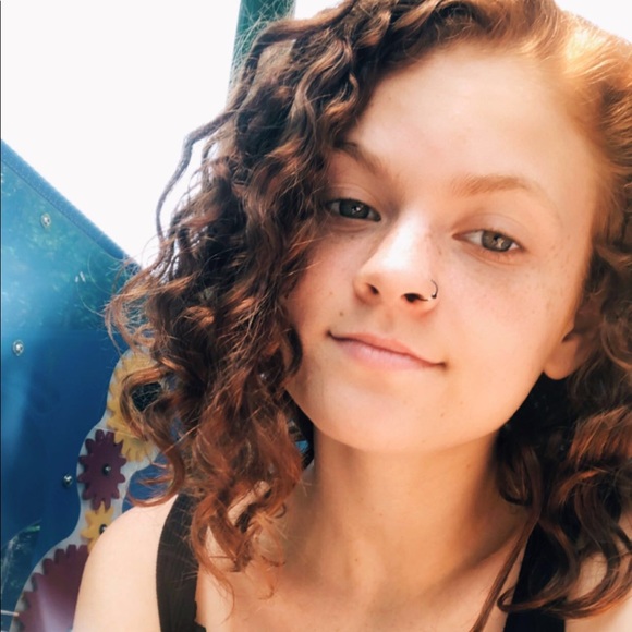 Meet your Posher, Mikayla - Picture 1 of 1